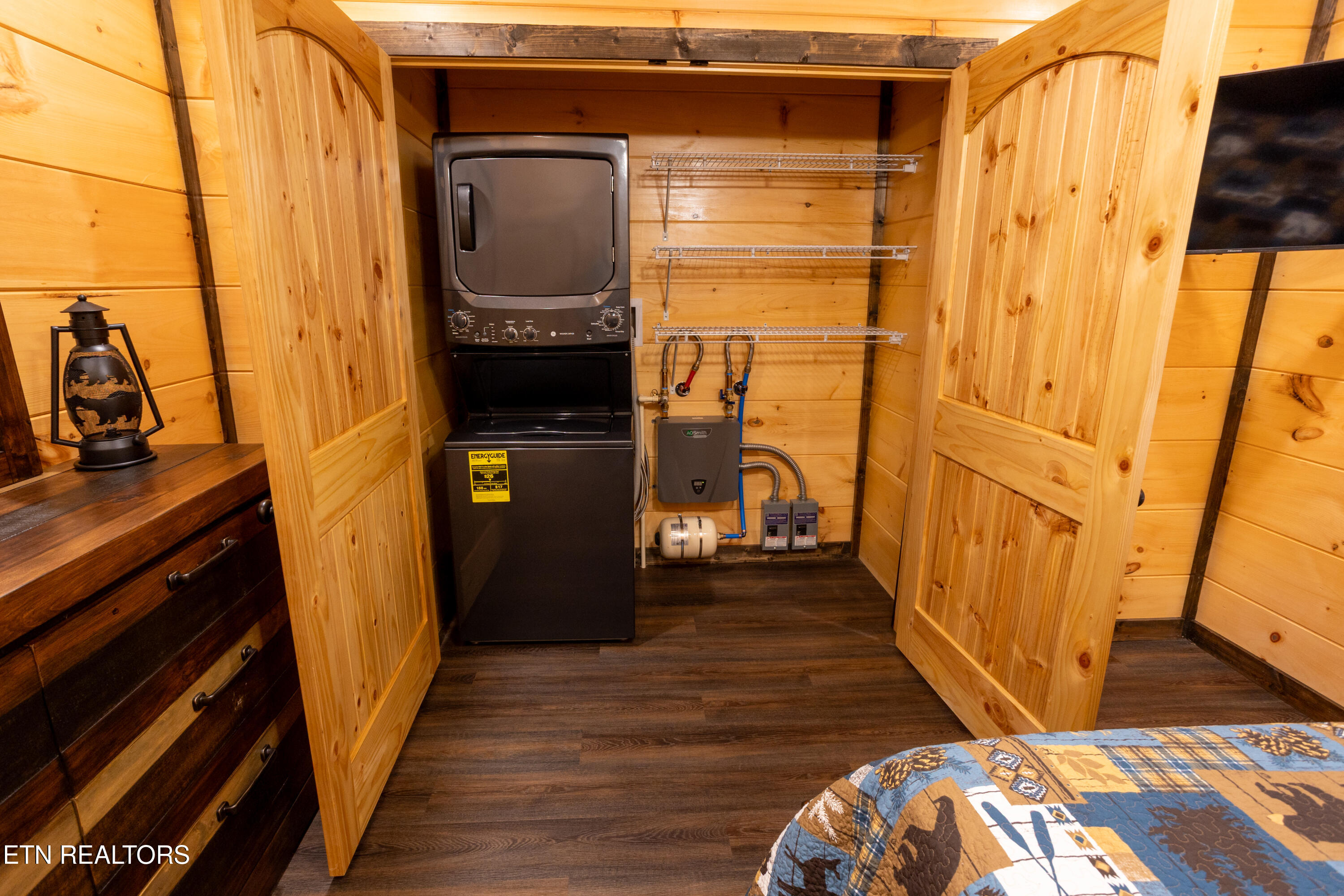 1936 Seagle Hollow Road Sevierville, TN 37876 - Photo 13 of 21 Cabin 9