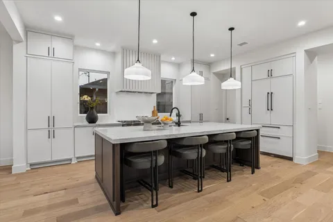 $1,395,000 | 107 East 24th Street, Houston, TX 77008
