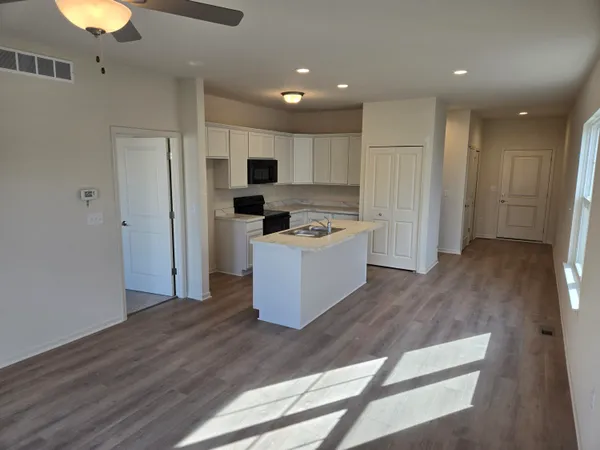 $305,000 | 4270 Plum Village Circle, Unit 37, Monroe, MI 48161