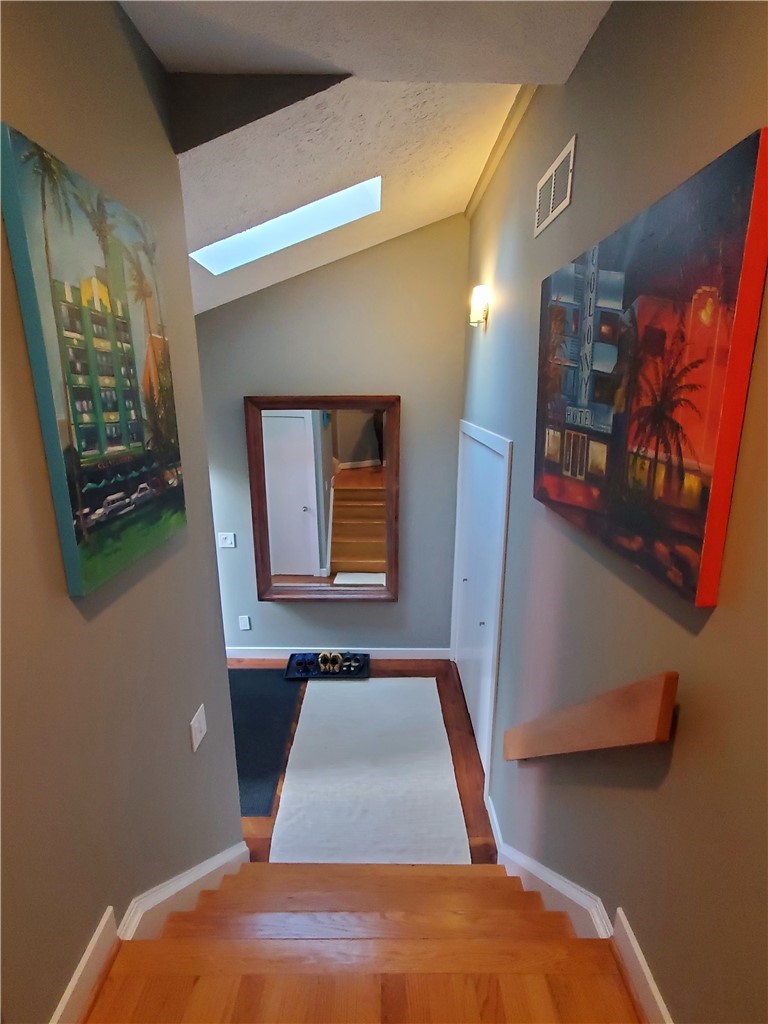 27 Hoyt Place Rochester, NY 14610 - Photo 8 of 25
