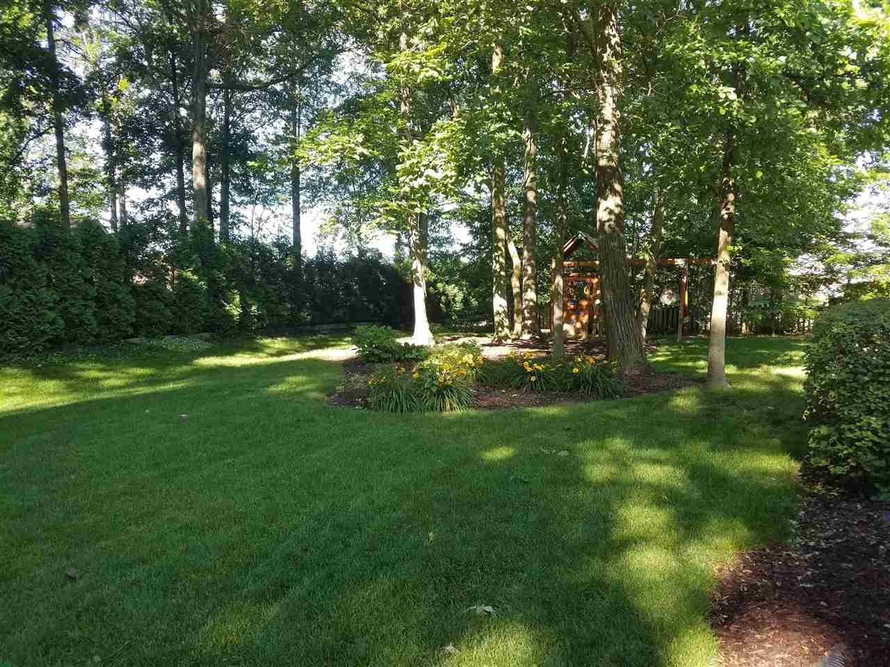 8427 Spring Forest Drive Fort Wayne, IN 46804 - Photo 4 of 11 Gallery Image 4