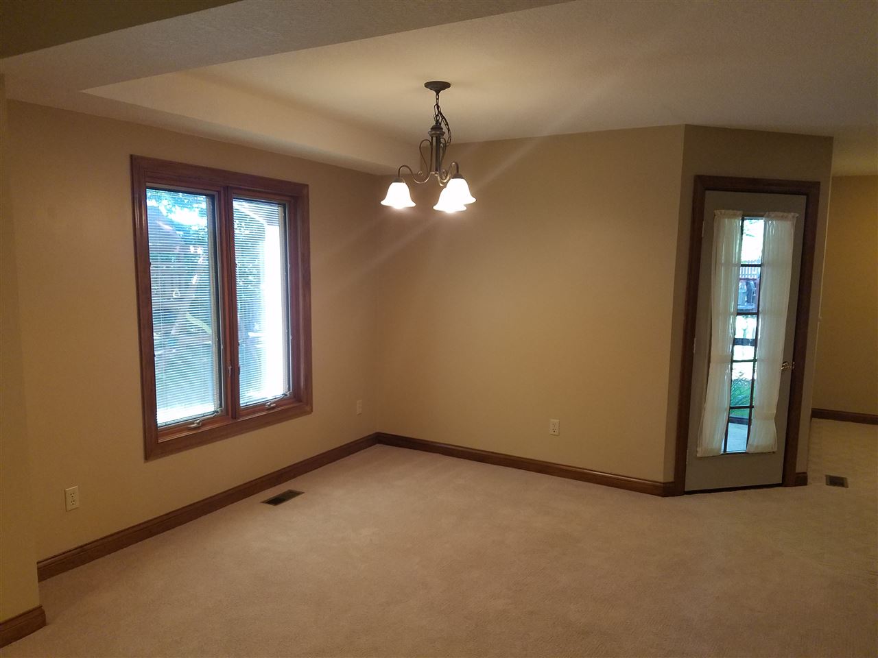 8427 Spring Forest Drive Fort Wayne, IN 46804 - Photo 7 of 11 Gallery Image 7