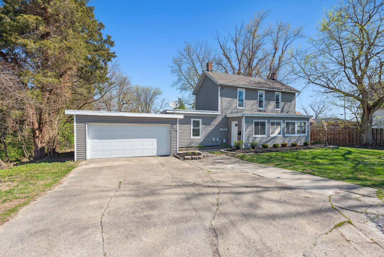 5728 Bridgetown Road Cincinnati, OH 45248 - Photo 2 of 40