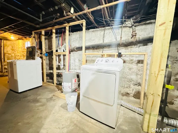 $1,750 | 133 Quaker Lane South, Unit 3, West Hartford, CT 06119