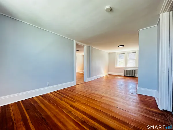 $1,750 | 133 Quaker Lane South, Unit 3, West Hartford, CT 06119