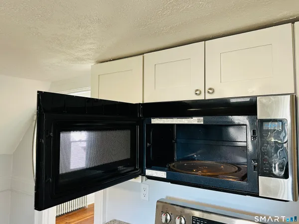 $1,750 | 133 Quaker Lane South, Unit 3, West Hartford, CT 06119