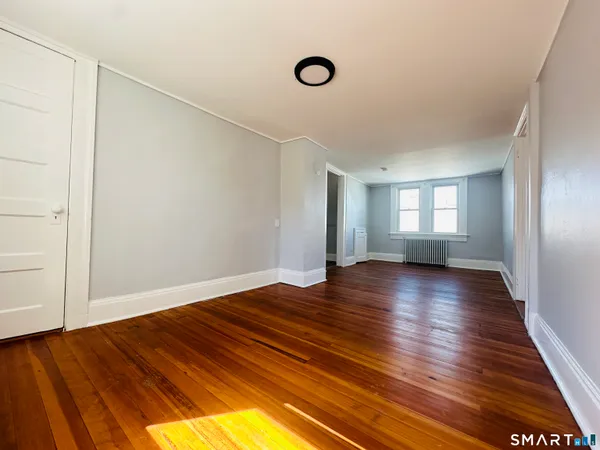 $1,750 | 133 Quaker Lane South, Unit 3, West Hartford, CT 06119