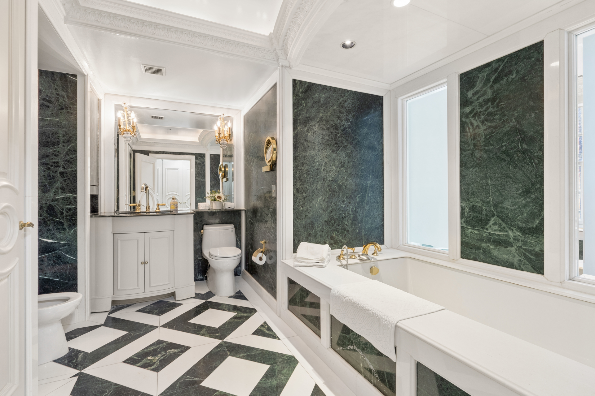 7 East 69th Street Manhattan, NY 10021 - Photo 13 of 27