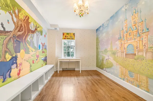 $75,000 | 7 East 69th Street | Lenox Hill