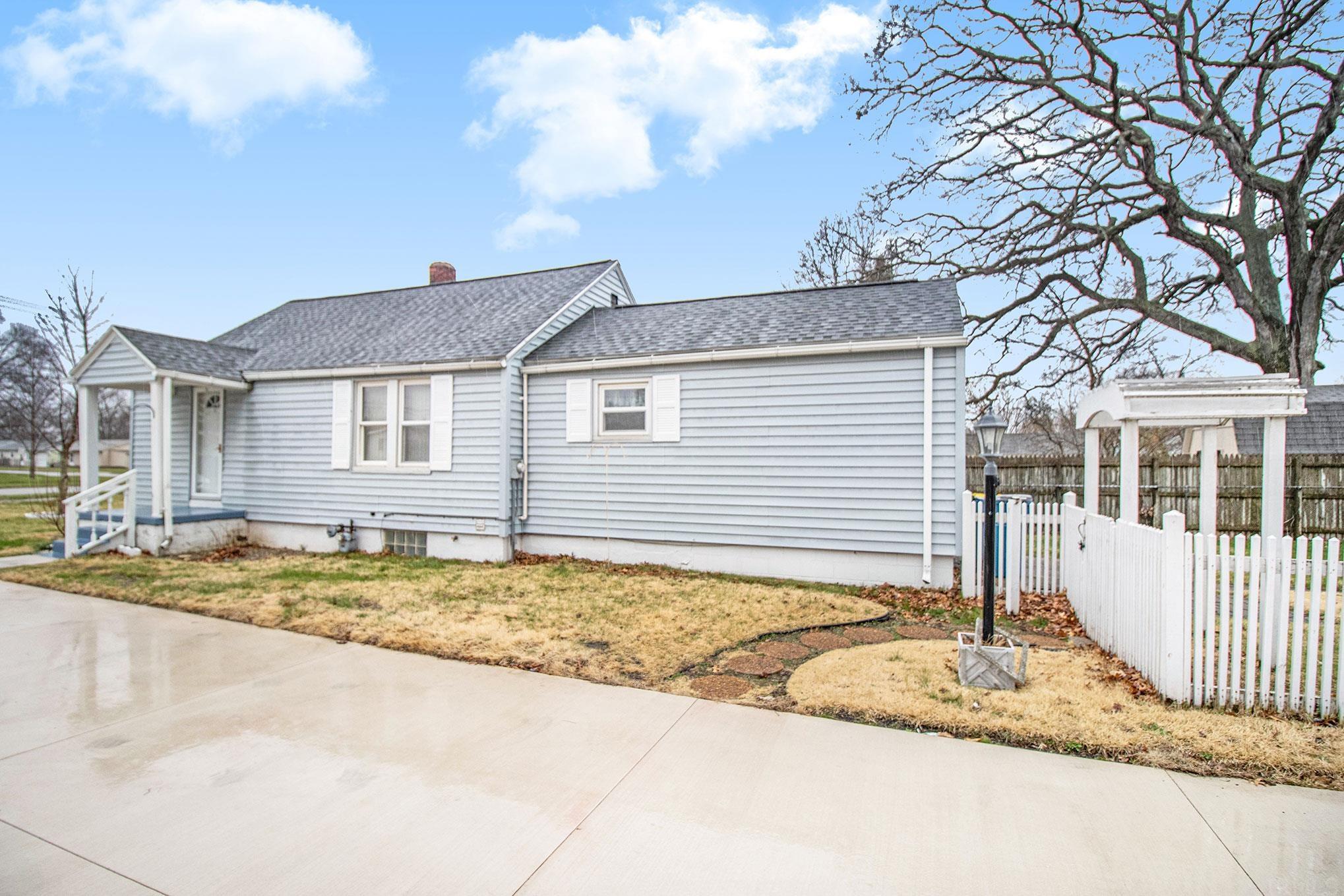 4102 Vistula Road Mishawaka, IN 46544 - Photo 2 of 15 Gallery Image 2