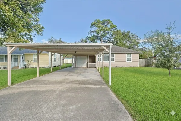 $187,500 | 207 Farrer Street, Angleton, TX 77515