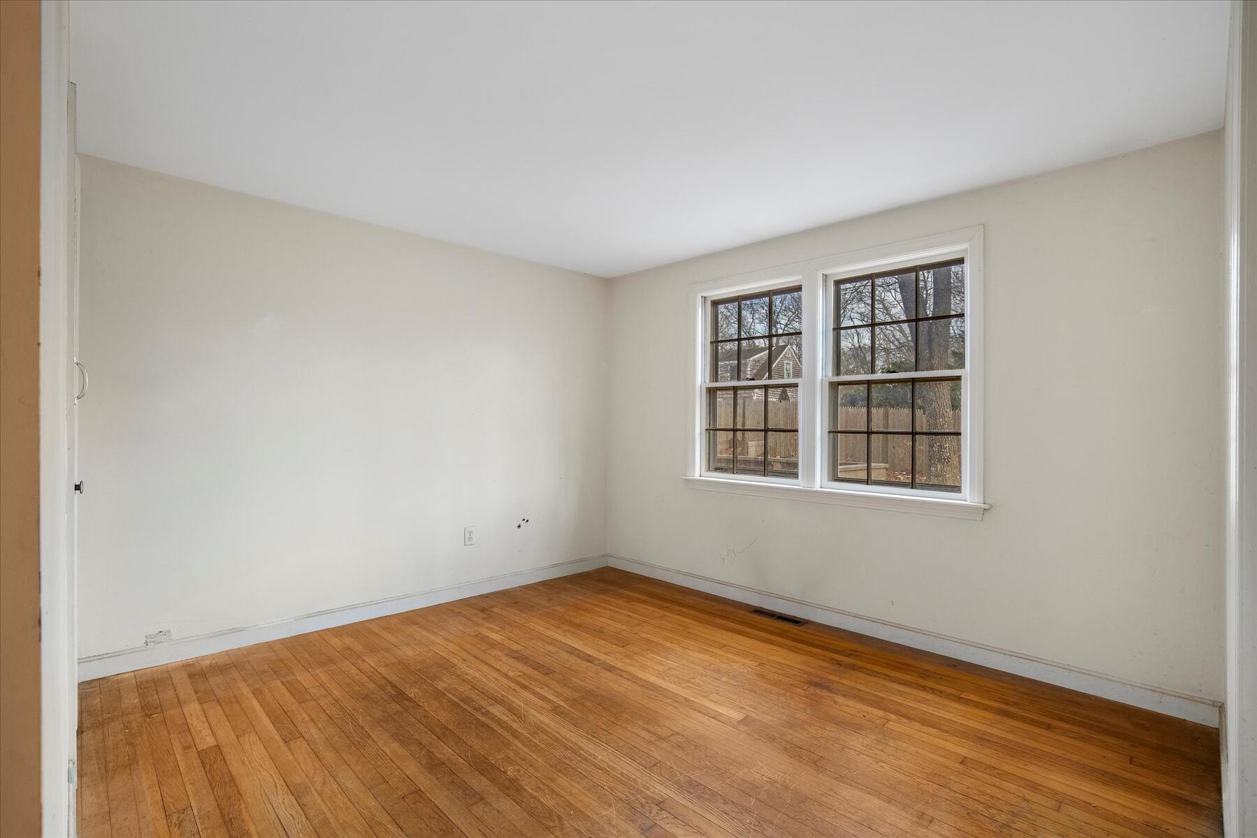 19 Larkin Lane Harwich, MA 02645 - Photo 15 of 43 10-MG_3916-r(1)