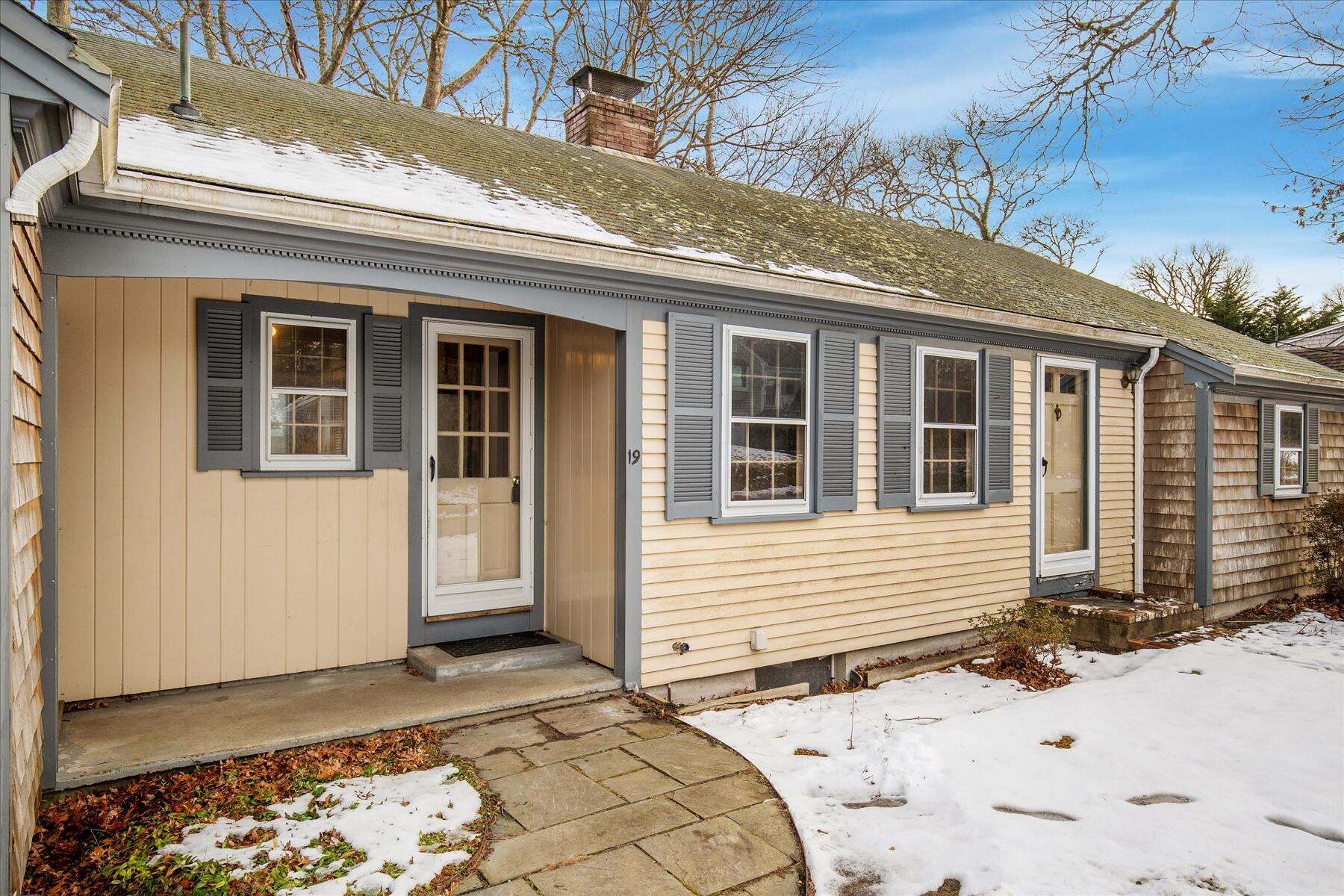 19 Larkin Lane Harwich, MA 02645 - Photo 2 of 43 05-MG_3890-r(1)