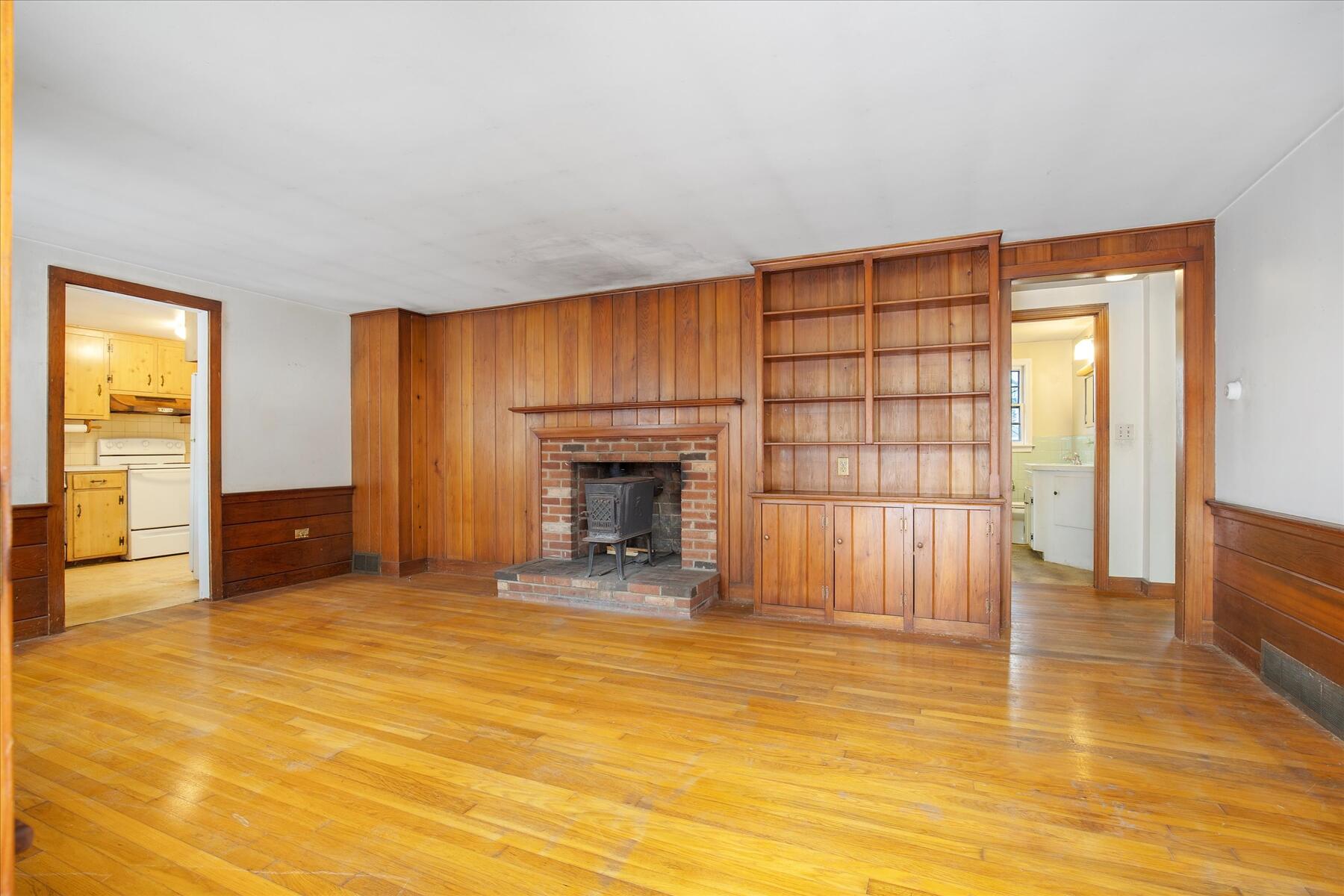 19 Larkin Lane Harwich, MA 02645 - Photo 3 of 43 06-MG_3895-r(1)