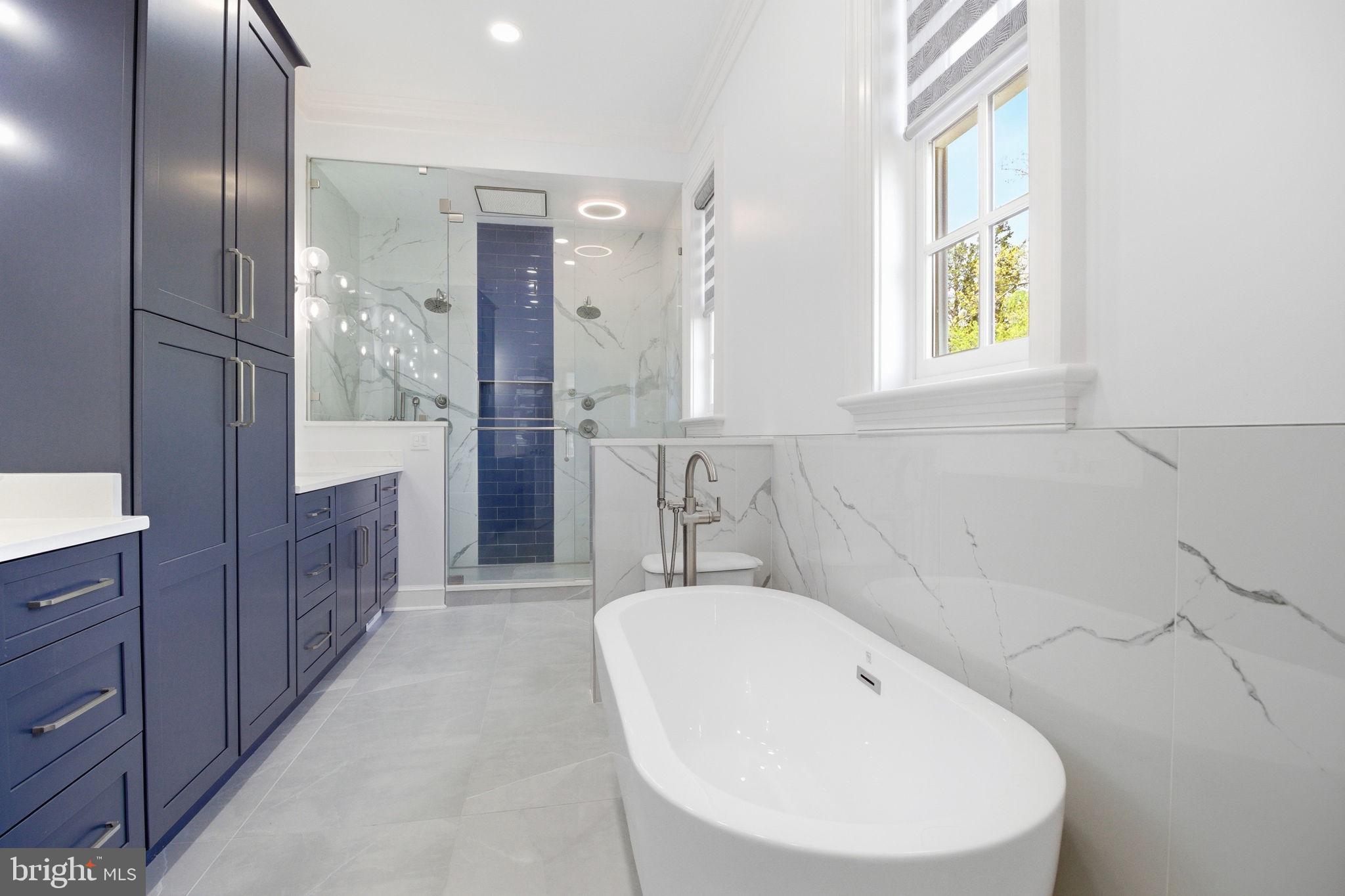 1711 Highland Road Fredericksburg, VA 22401 - Photo 21 of 58 a bathroom with a bathtub and a sink