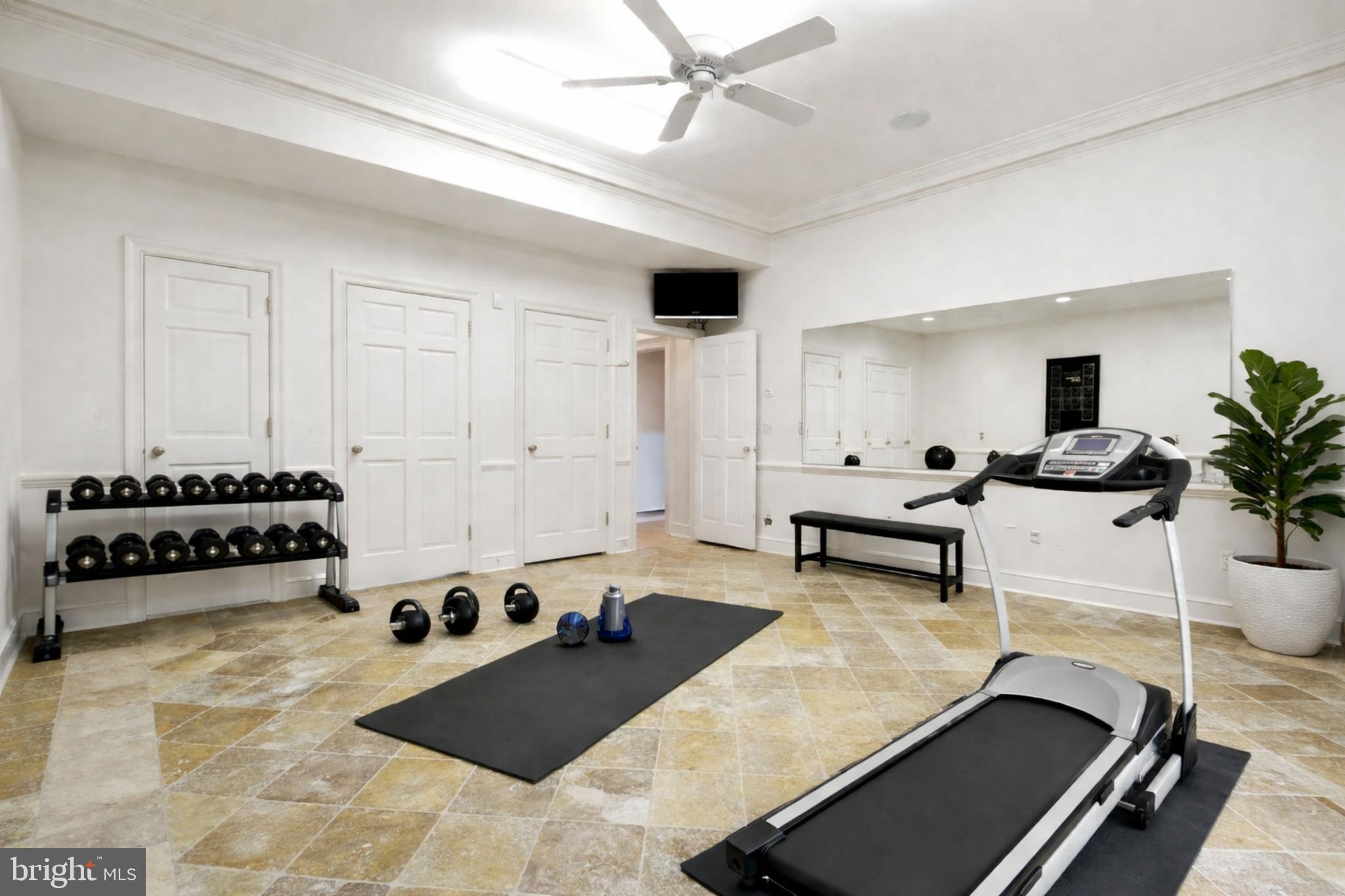 1711 Highland Road Fredericksburg, VA 22401 - Photo 33 of 58 a living room with furniture