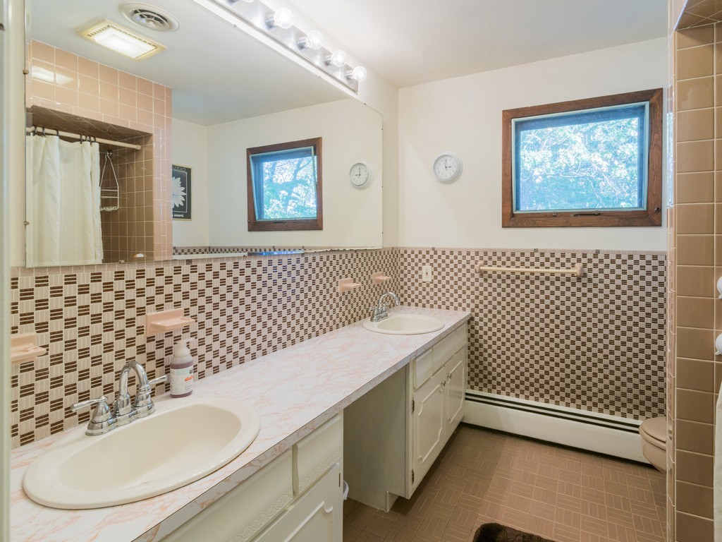 6 Brooks Road Lincoln, MA 01773 - Photo 13 of 25 Gallery Image 13
