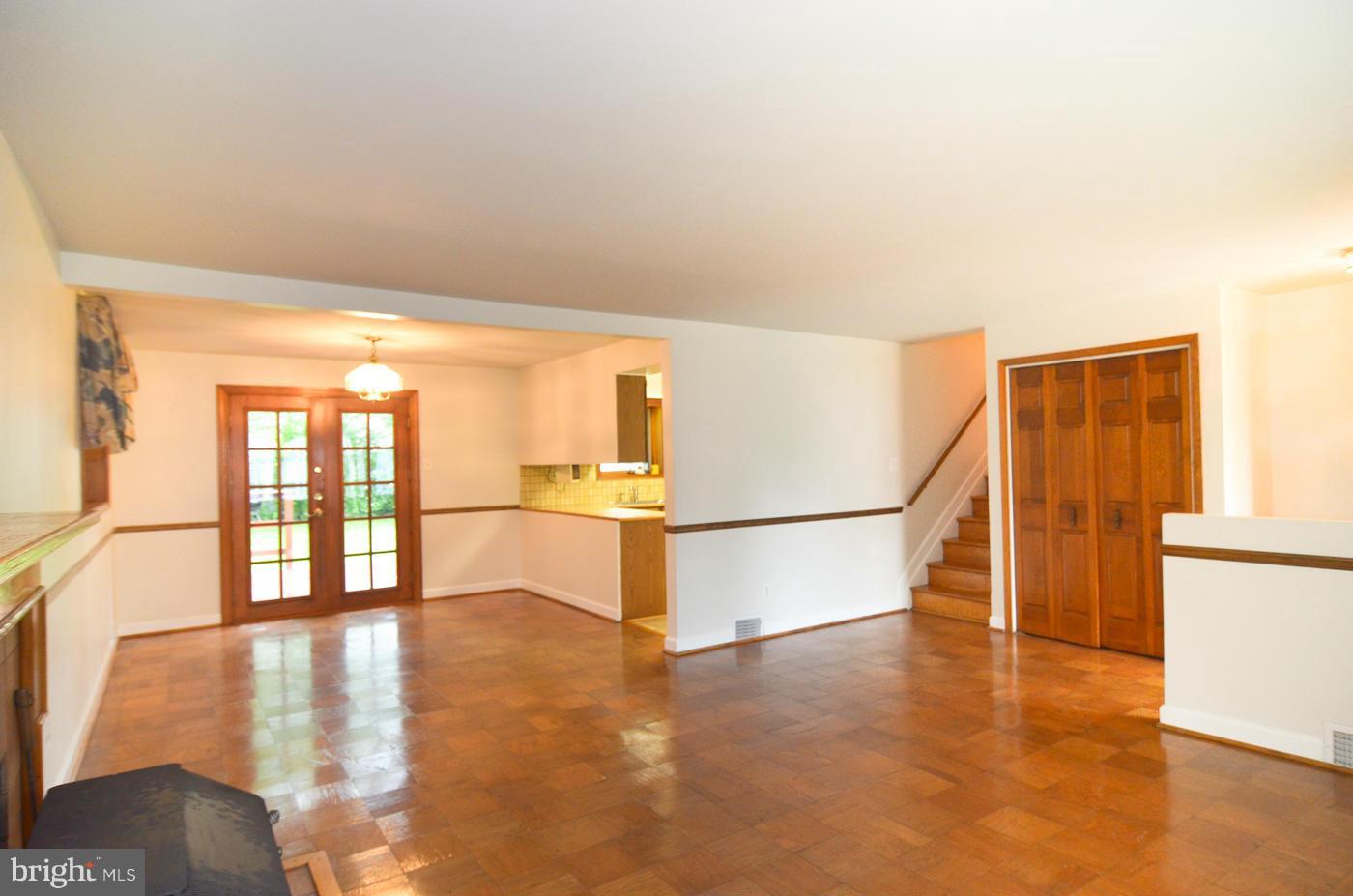 7406 Dunston Street Springfield, VA 22151 - Photo 6 of 30 Living Room/Dining Room