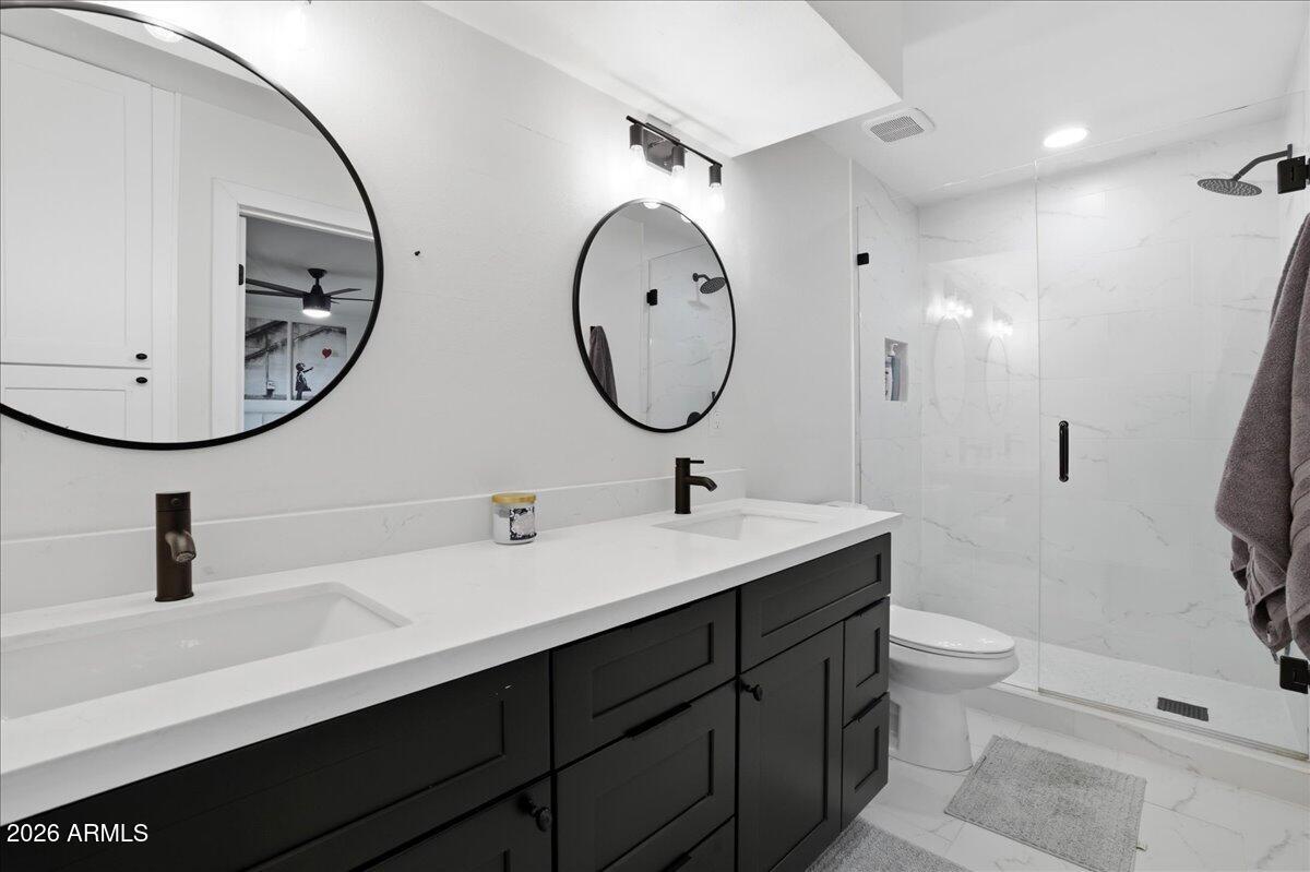 4705 South Country Club Way Tempe, AZ 85282 - Photo 25 of 52 25-Primary Bathroom