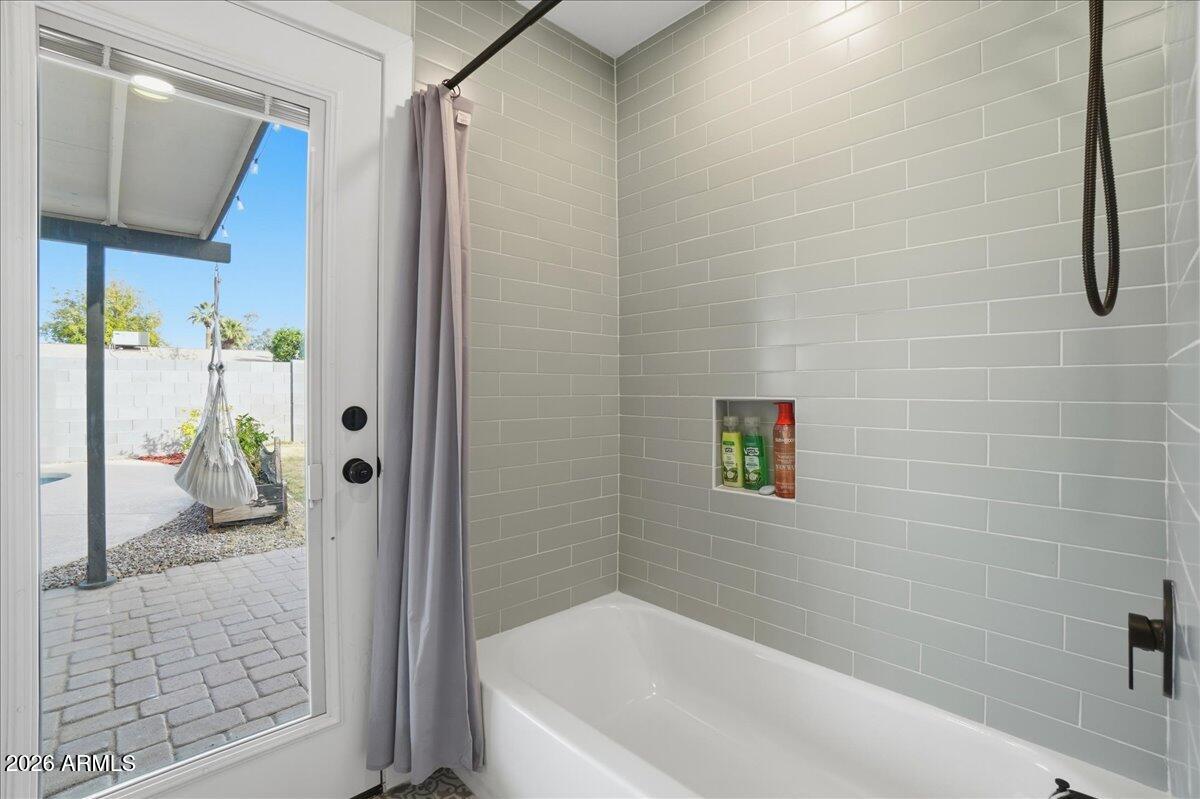 4705 South Country Club Way Tempe, AZ 85282 - Photo 31 of 52 31-Full Bath