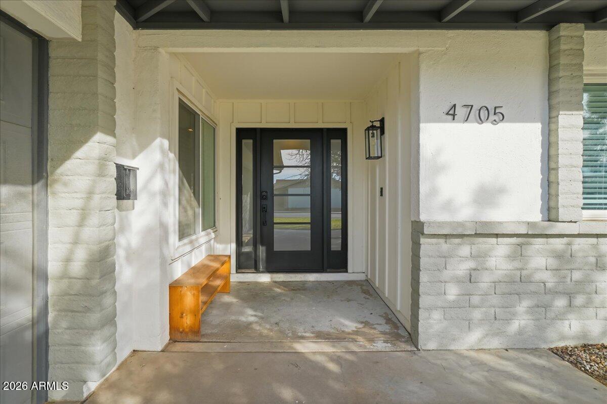 4705 South Country Club Way Tempe, AZ 85282 - Photo 8 of 52 08-Front Entrance