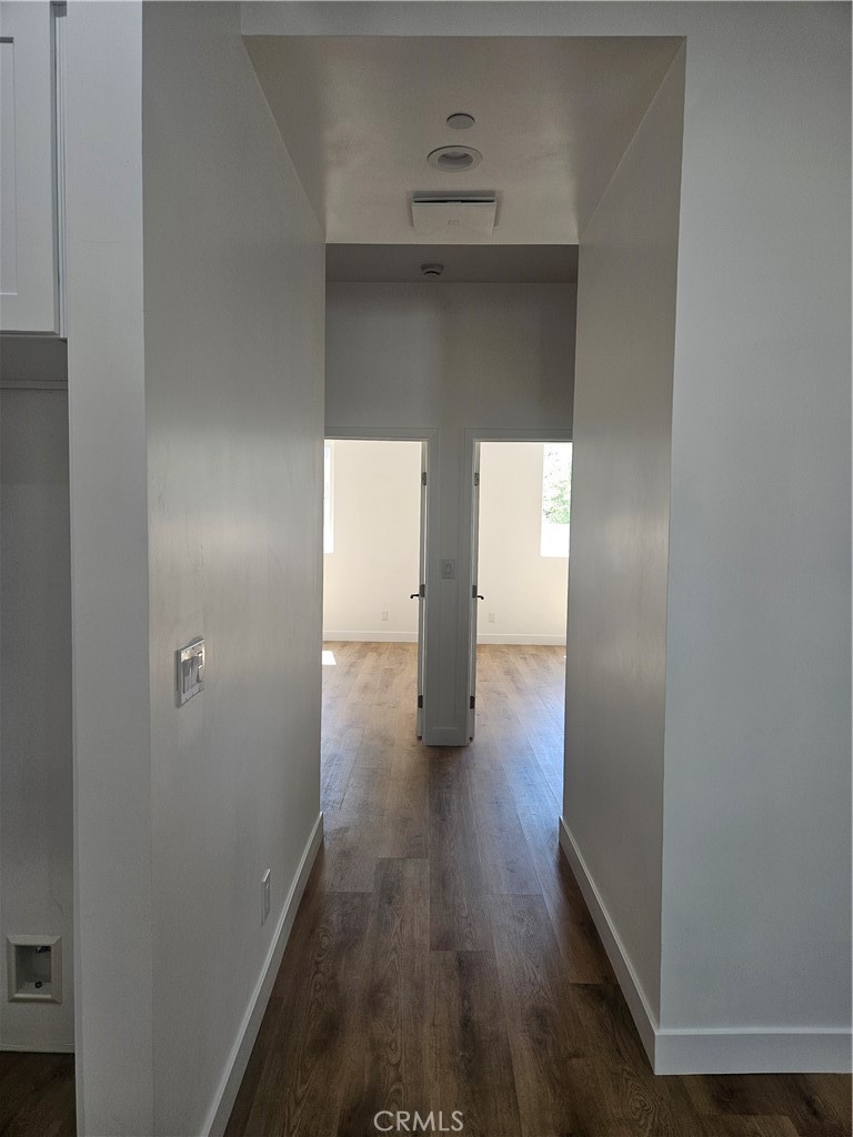 6955 Rhea Reseda, CA 91335 - Photo 7 of 16 Hallway