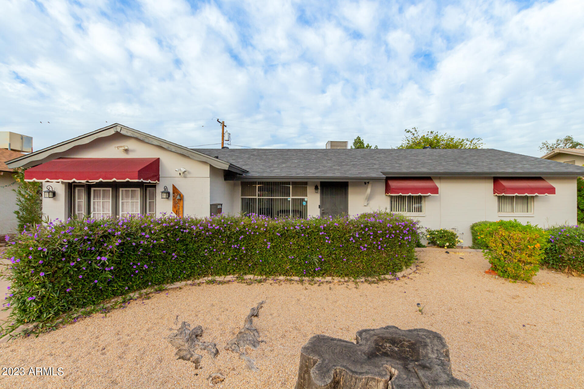 2522 West Charter Oak Road Phoenix, AZ 85029 - Photo 2 of 26 01-Charter Oak
