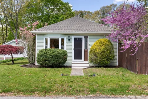 $399,000 | 109 Pinegrove Avenue, Warwick, RI 02889