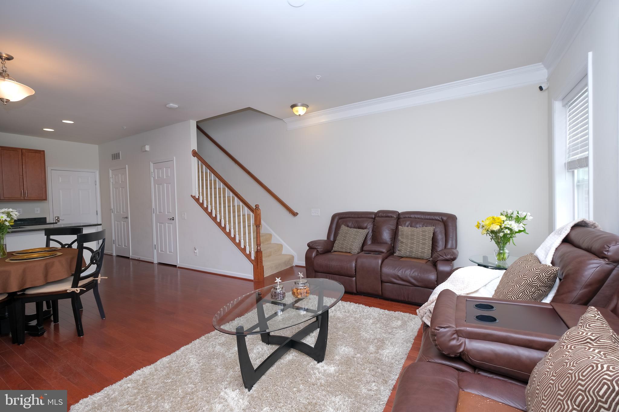 3038 Rittenhouse Circle, Unit 43 Fairfax, VA 22031 - Photo 3 of 23 Living Room