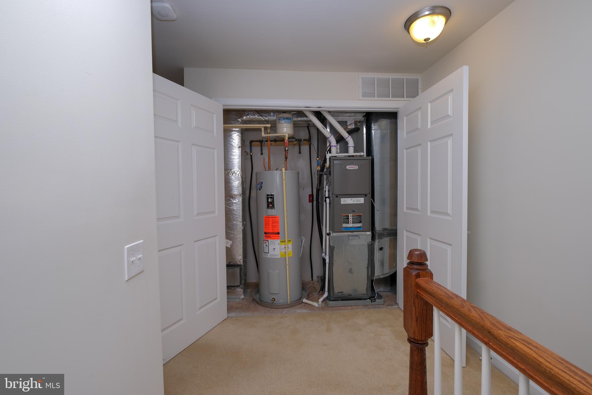 3038 Rittenhouse Circle, Unit 43 Fairfax, VA 22031 - Photo 21 of 23 Upper Hallway