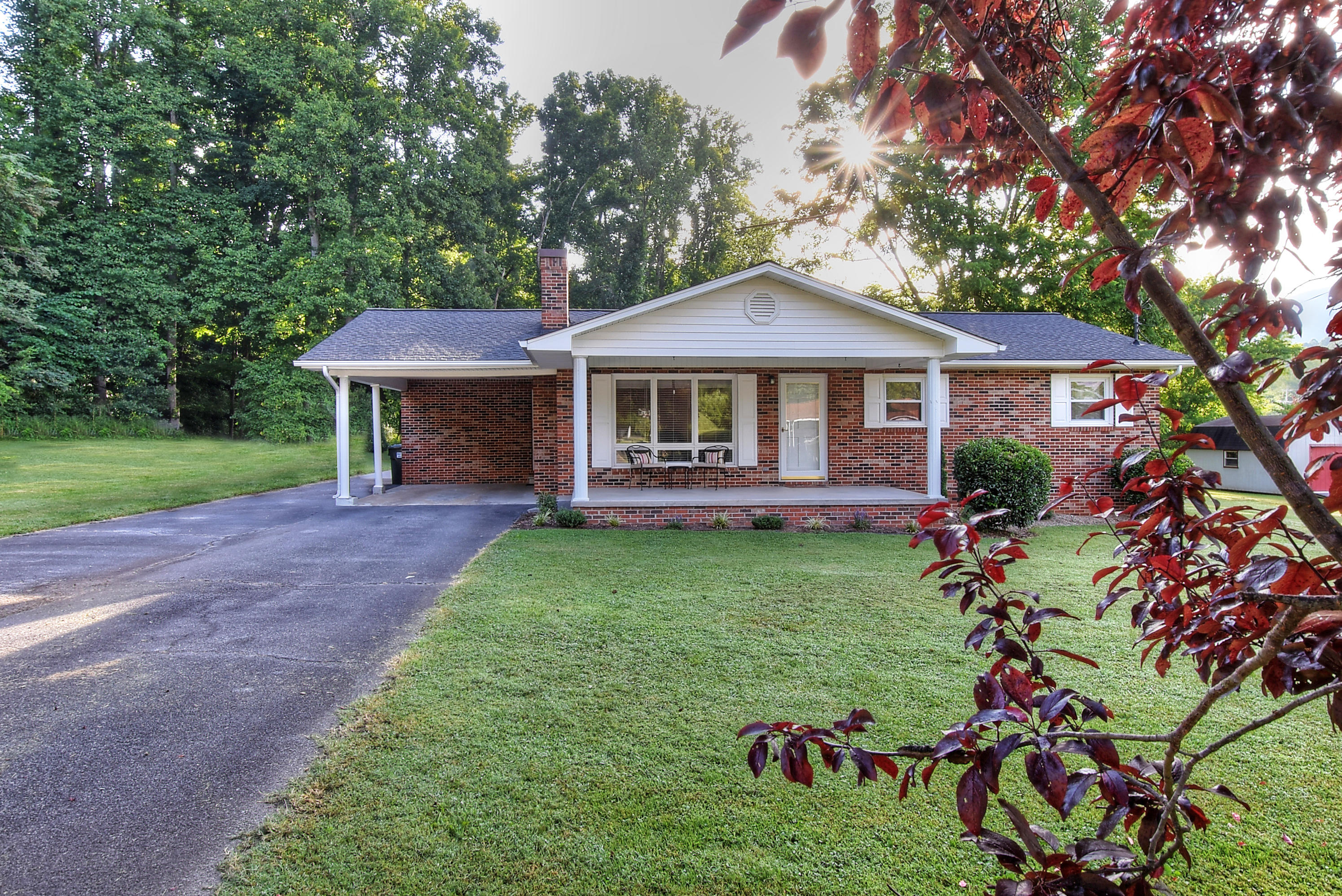 113 Gay Fletcher Road Elizabethton, TN 37643 - Photo 2 of 40 DSC_0001_2_3