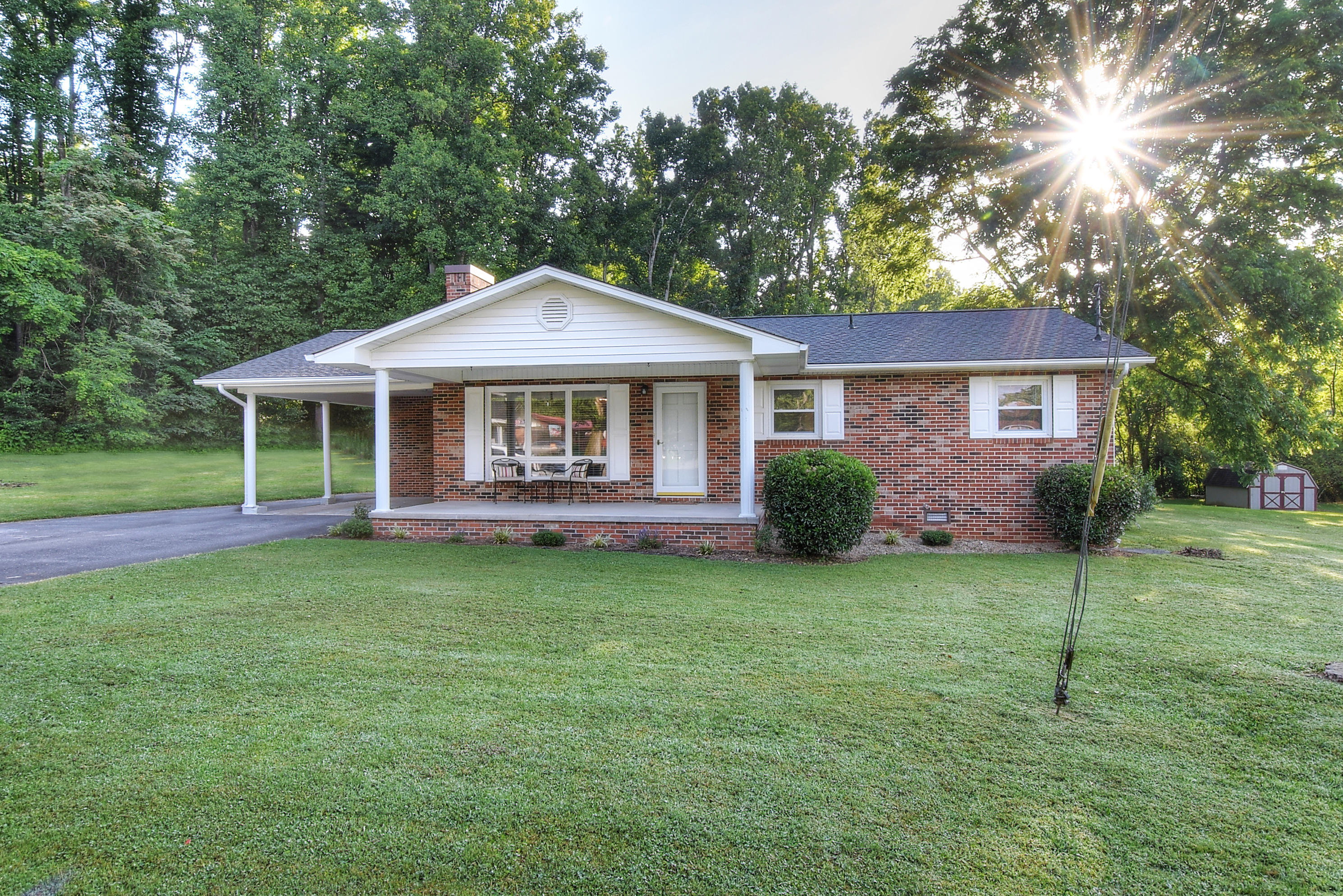 113 Gay Fletcher Road Elizabethton, TN 37643 - Photo 3 of 40 1
