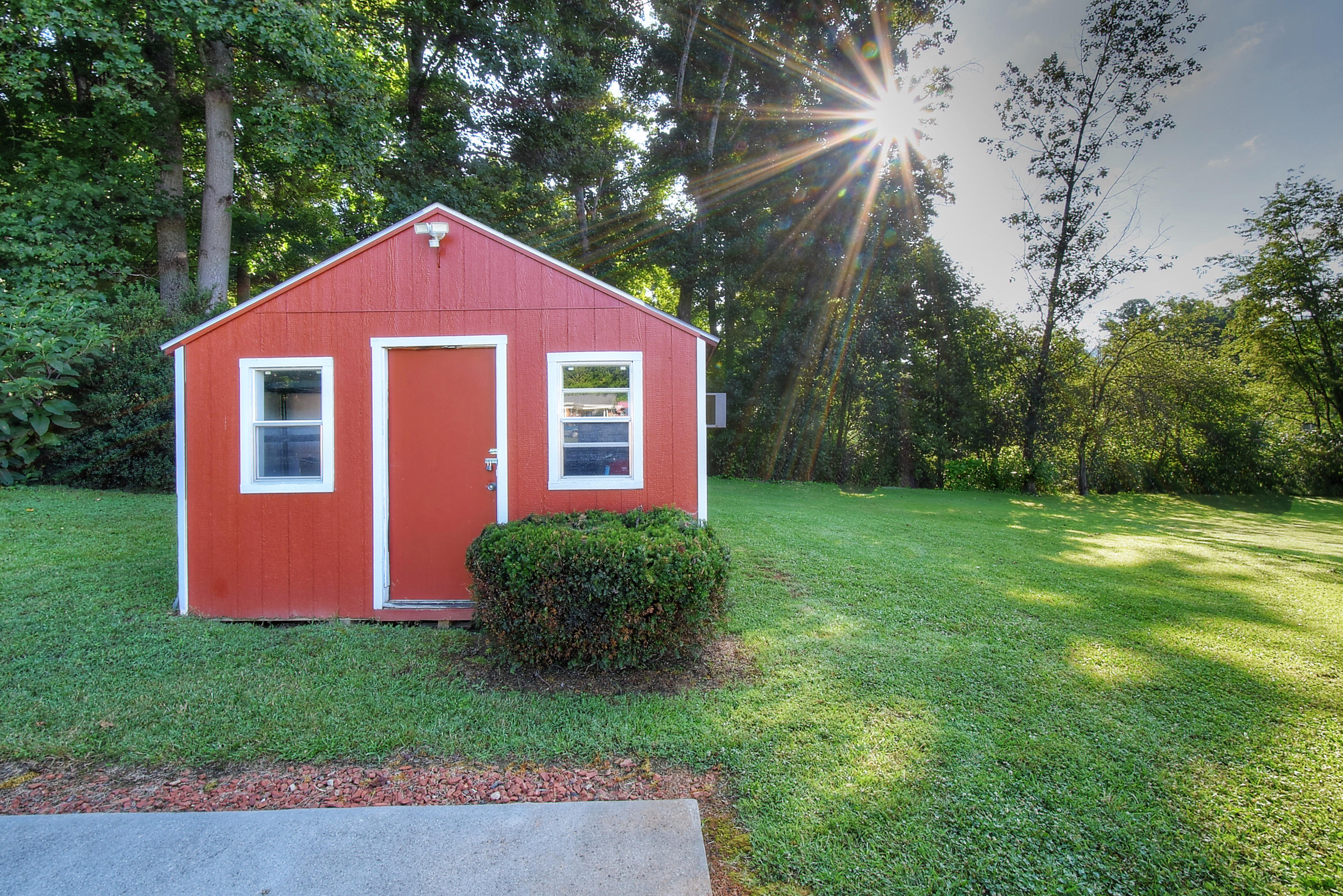 113 Gay Fletcher Road Elizabethton, TN 37643 - Photo 38 of 40 DSC_0162_3_4