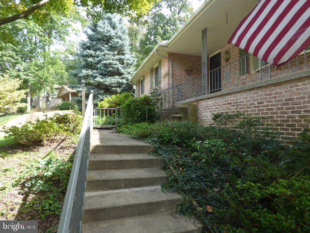 3440 Harrowgate Road York, PA 17402 - Photo 4 of 24 Gallery Image 4