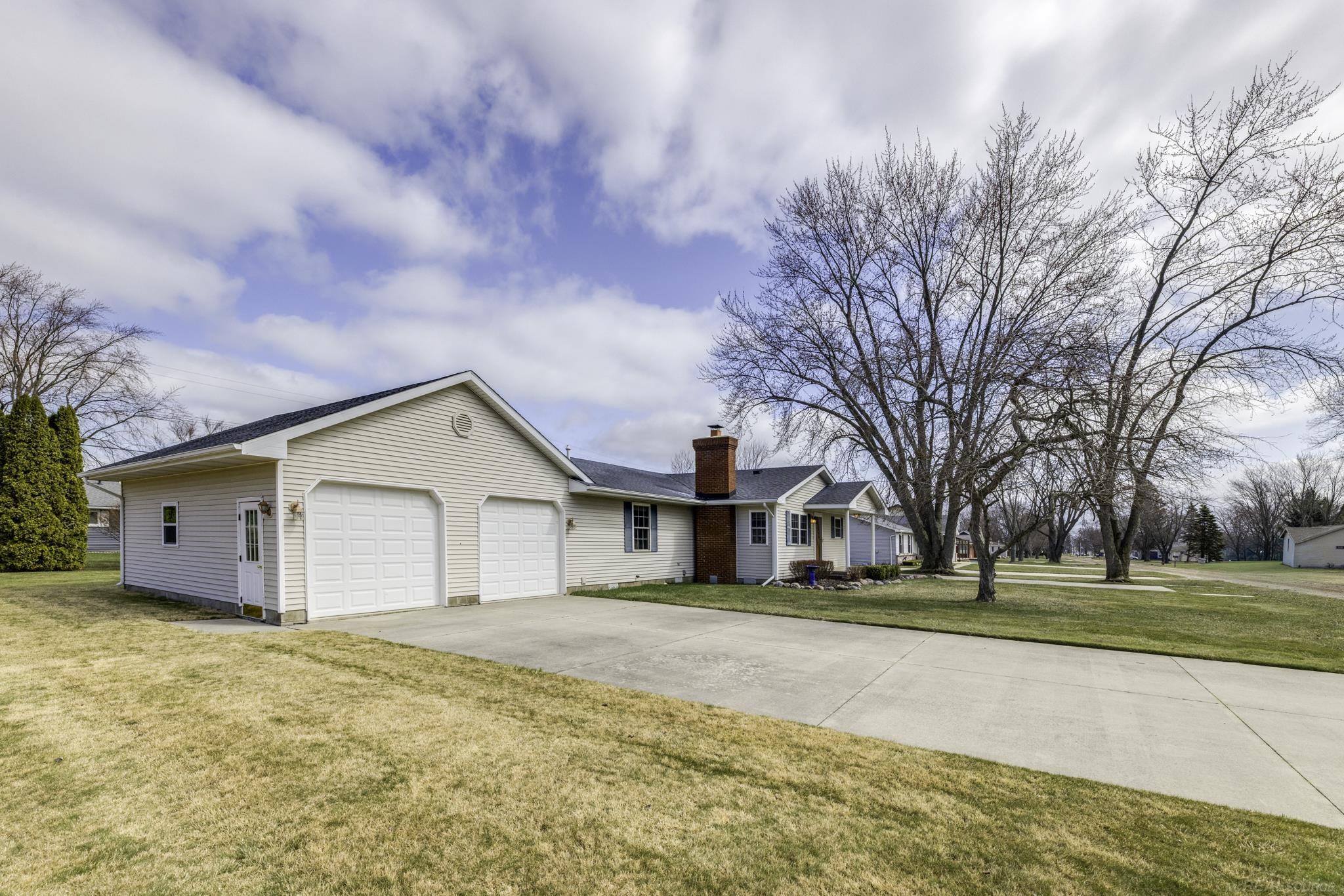 7355 Cardinal Road Lexington, MI 48450 - Photo 37 of 41 Prime Location