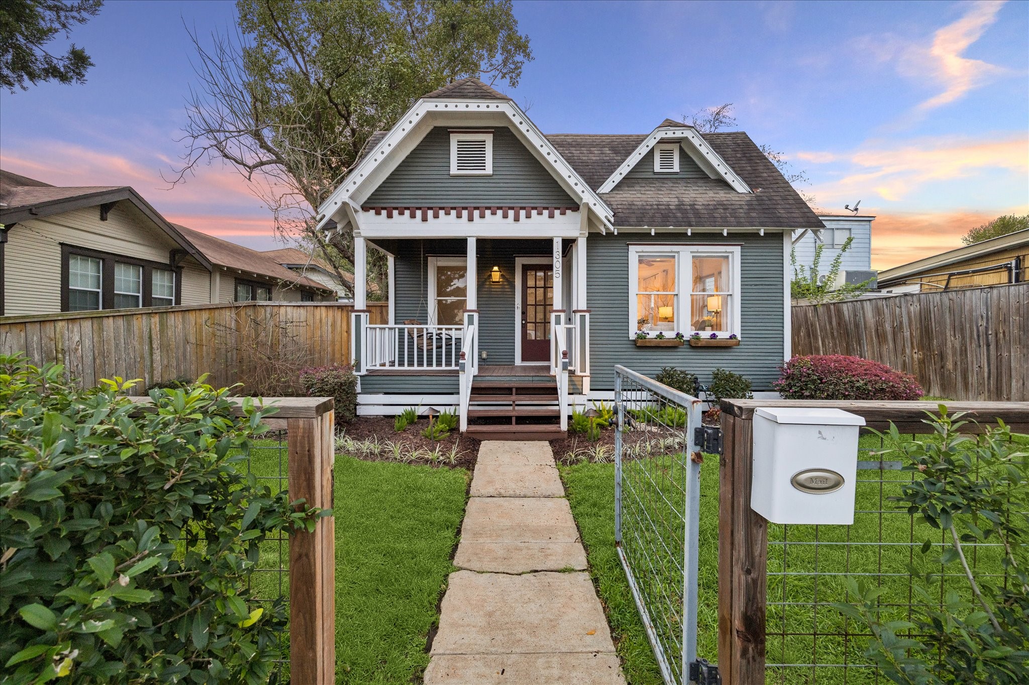 1305 Enid Street Houston, TX 77009 - Photo 1 of 32