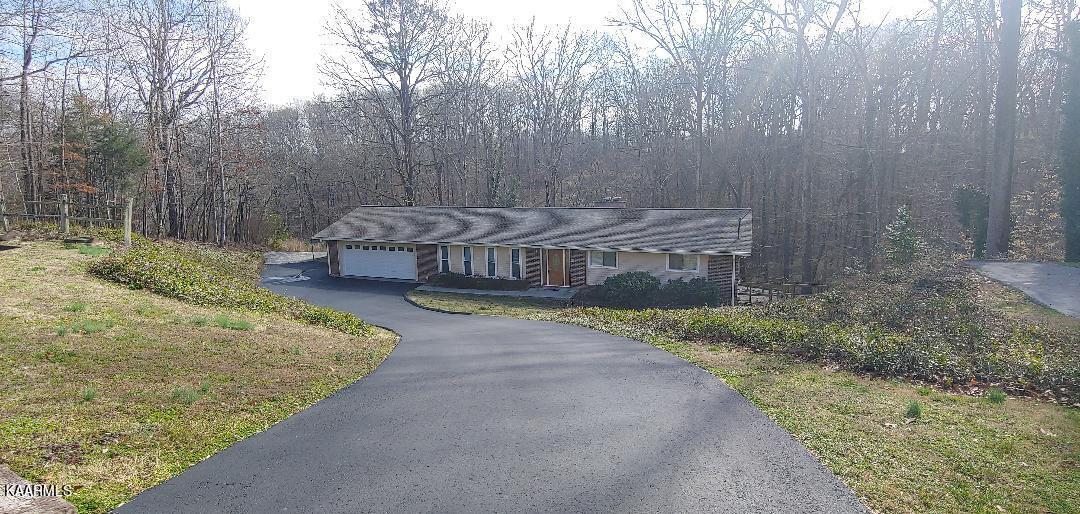 116 Norway Lane Oak Ridge, TN 37830 - Photo 3 of 52 thumbnail (3)
