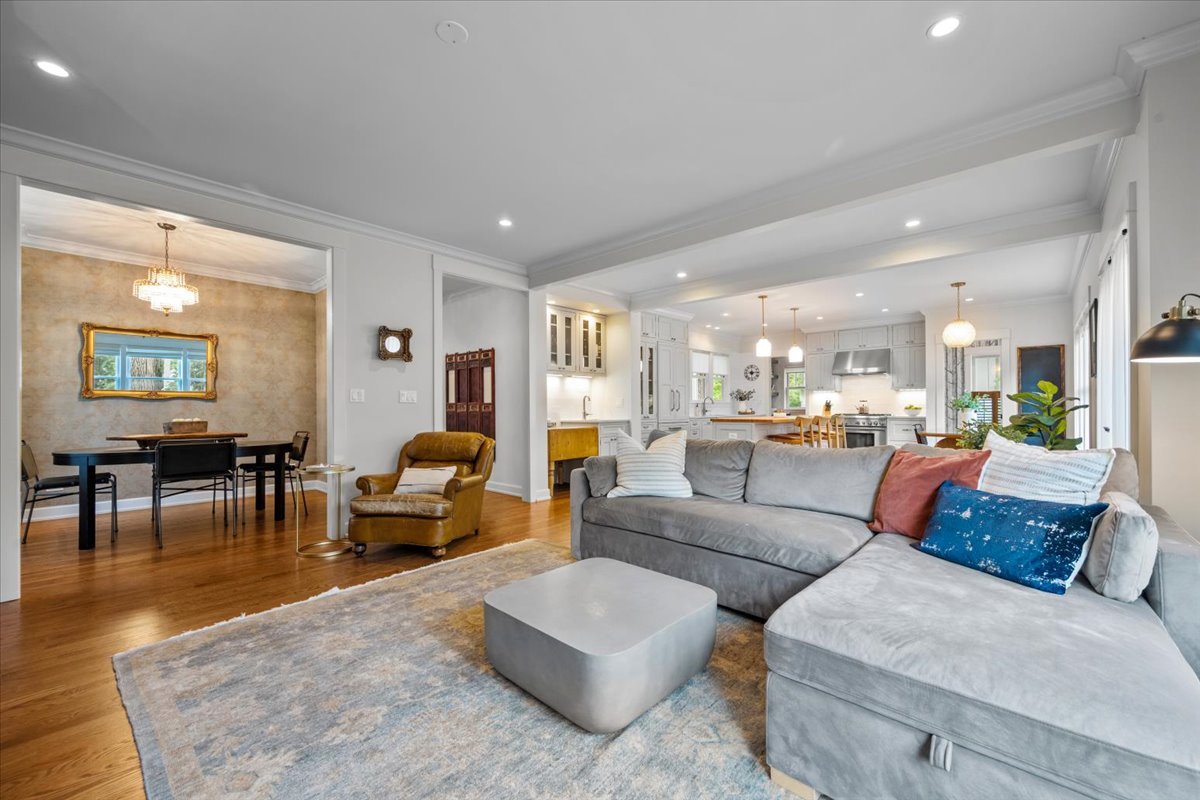 1303 Maple Avenue Wilmette, IL 60091 - Photo 2 of 33 a living room with furniture and wooden floor