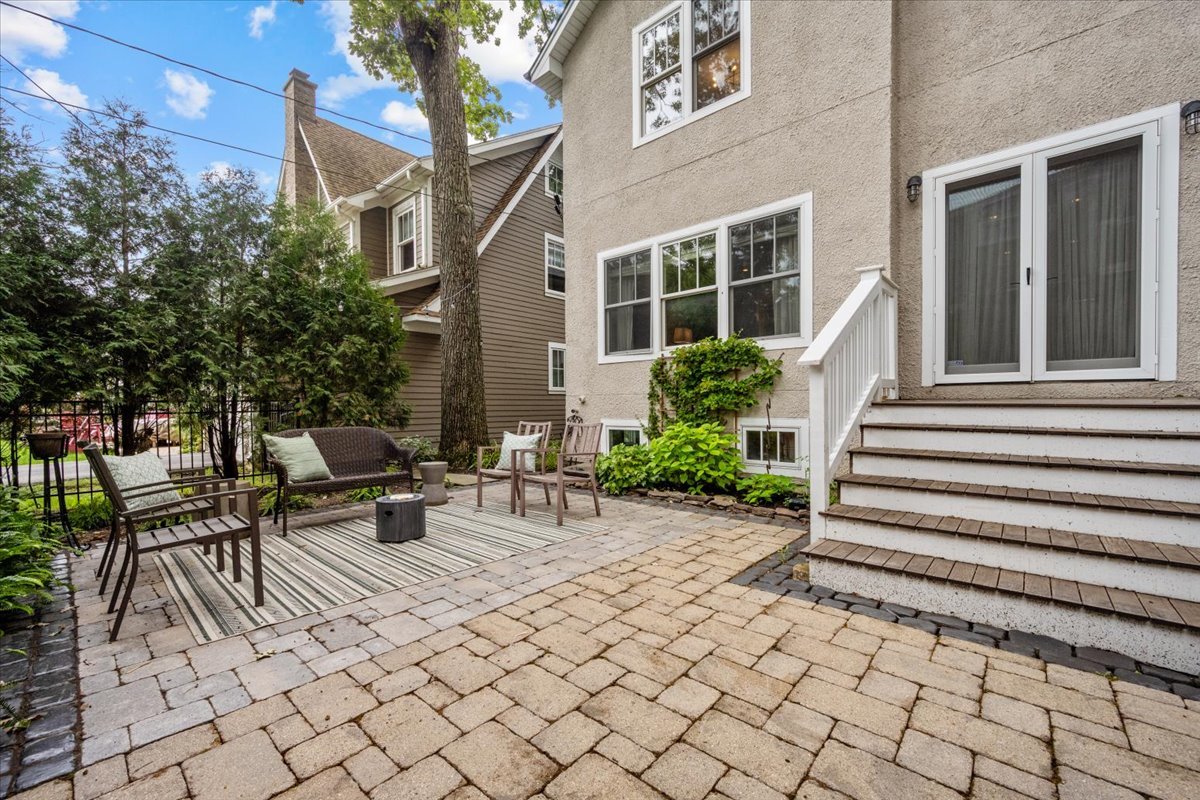 1303 Maple Avenue Wilmette, IL 60091 - Photo 33 of 33 a view of outdoor space yard and porch