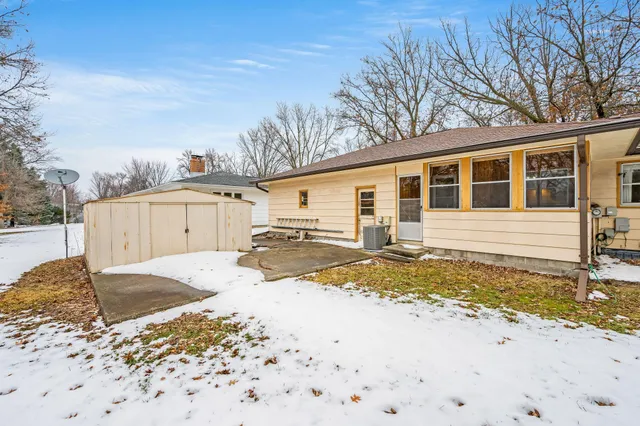 $189,900 | 1228 South Ramsey Street, Blue Earth, MN 56013