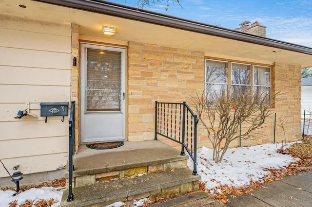 $189,900 | 1228 South Ramsey Street, Blue Earth, MN 56013