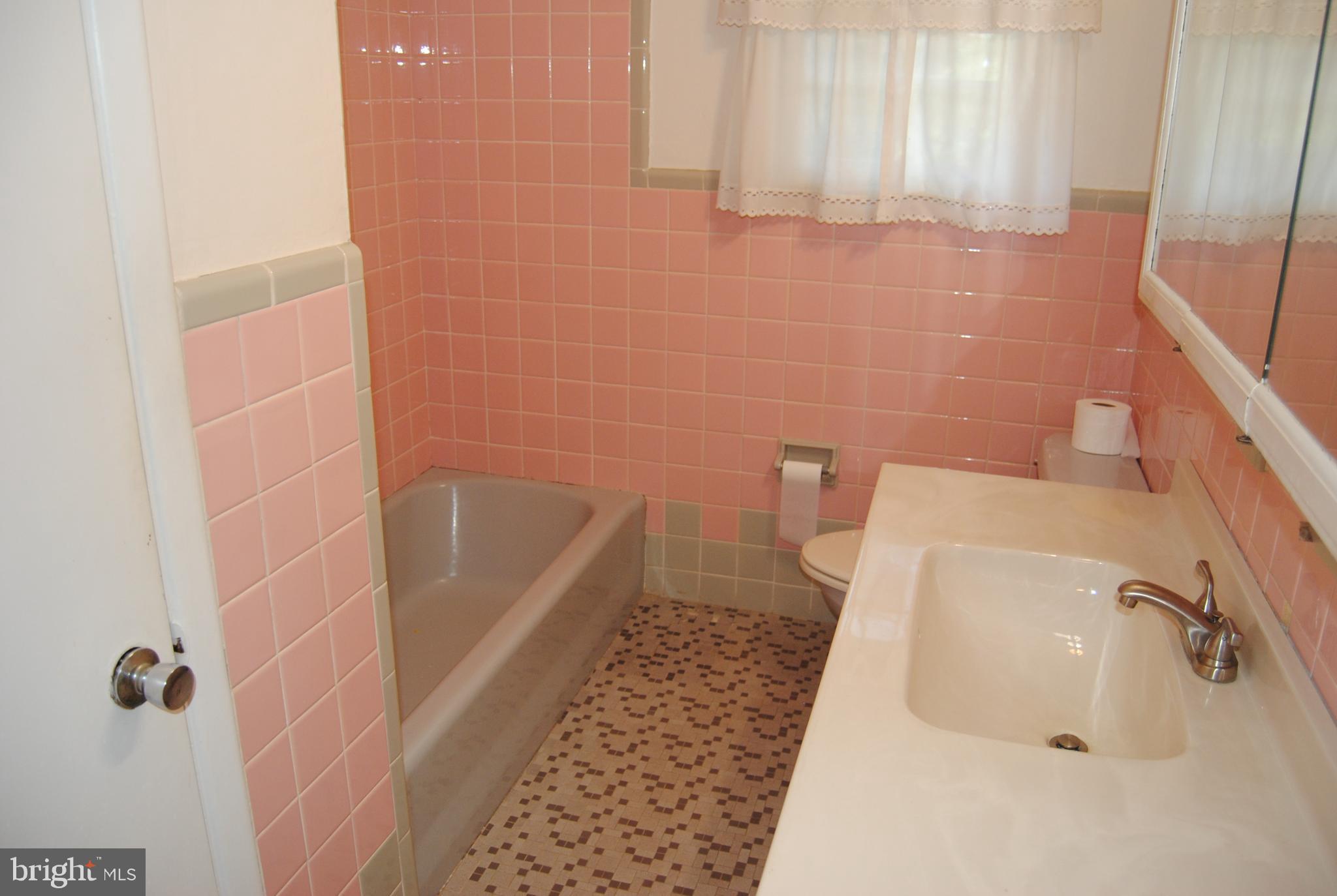 1566 Erbs Mill Road Blue Bell, PA 19422 - Photo 16 of 25 Hall bath