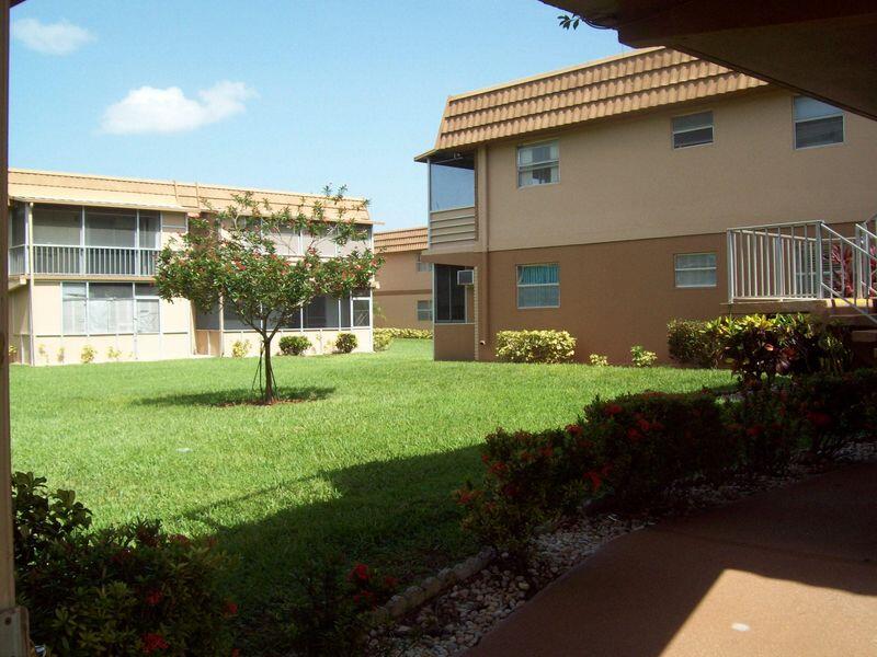 347 Flanders South, Unit H Delray Beach, FL 33484 - Photo 4 of 16 347 flanders first floor