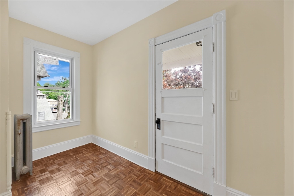 24 Hiawatha Street Springfield, MA 01108 - Photo 17 of 38