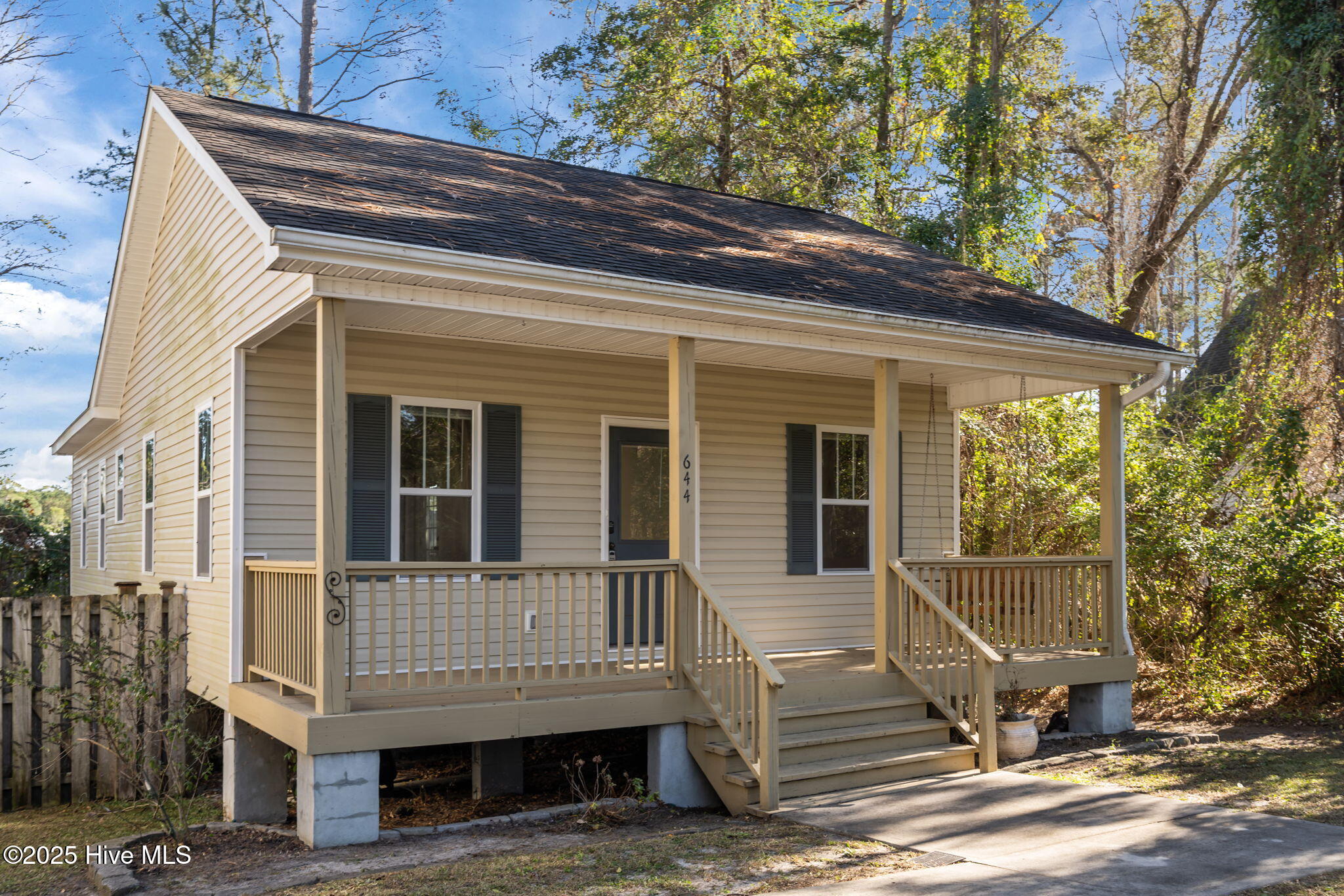 644 East Ocean Road Holly Ridge, NC 28445 - Photo 9 of 39 front