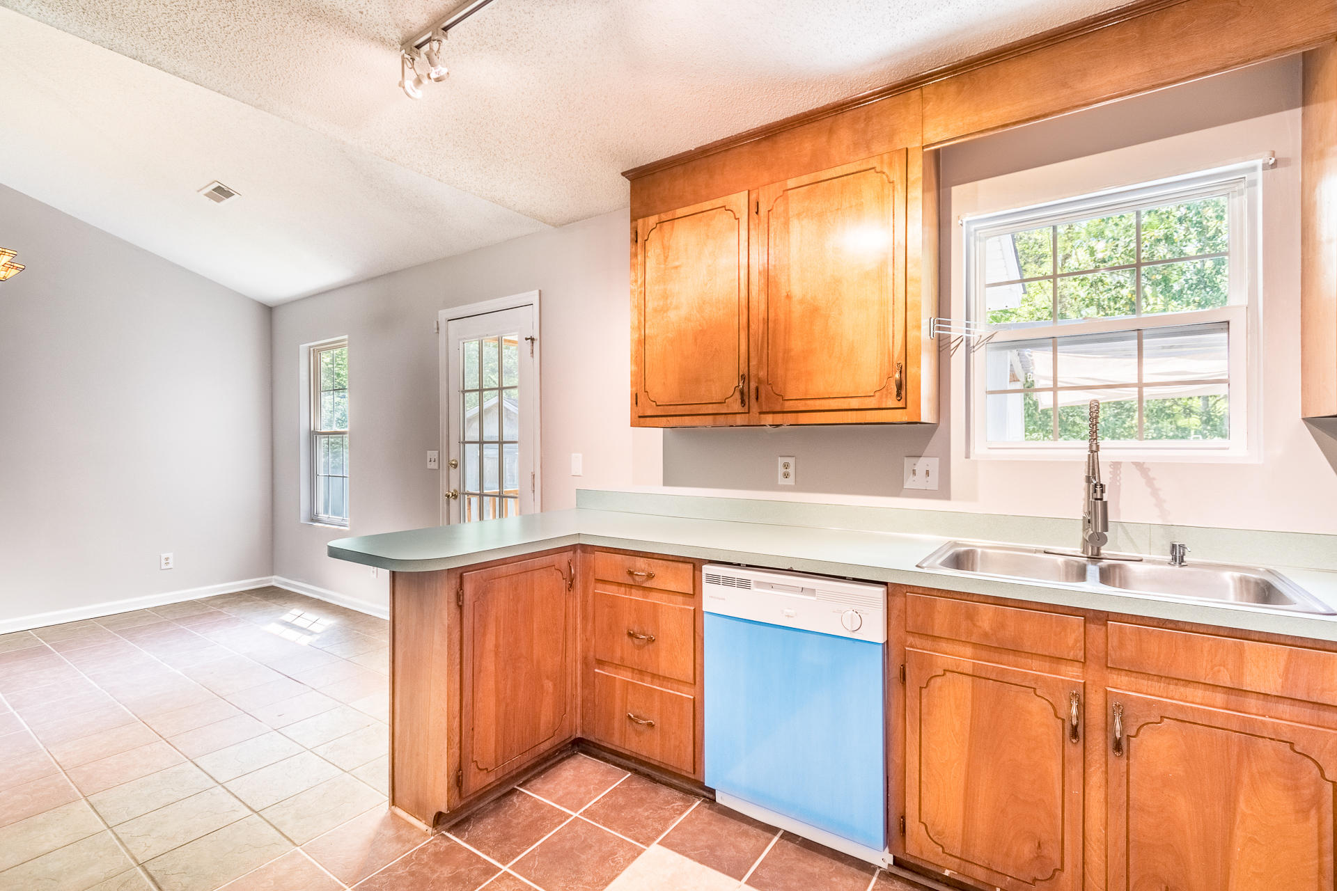 166 Two Hitch Road Goose Creek, SC 29445 - Photo 13 of 37 166TwoHitch-10
