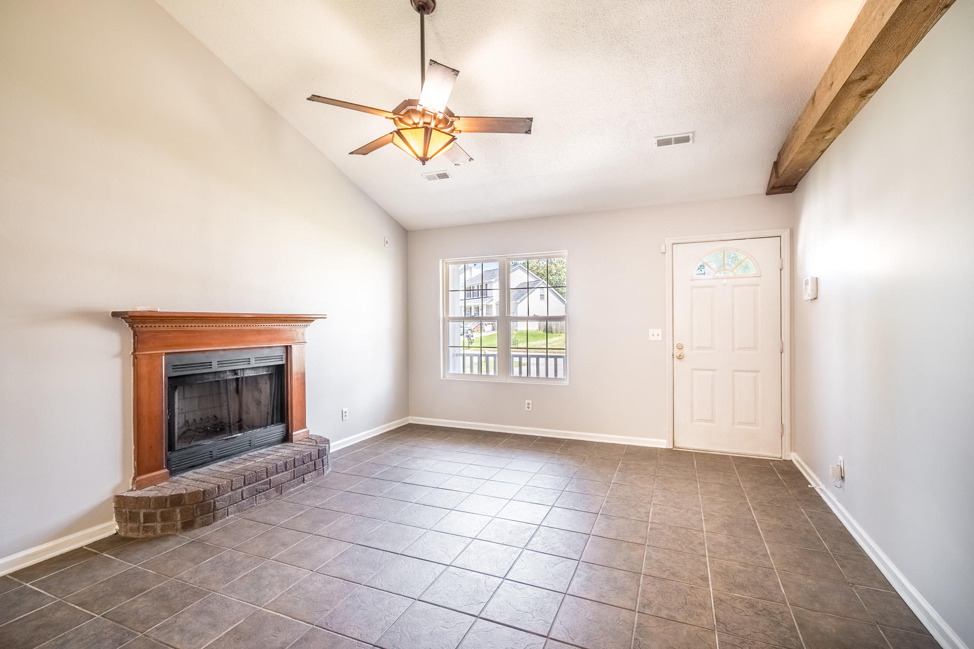 166 Two Hitch Road Goose Creek, SC 29445 - Photo 8 of 37 166TwoHitch-05