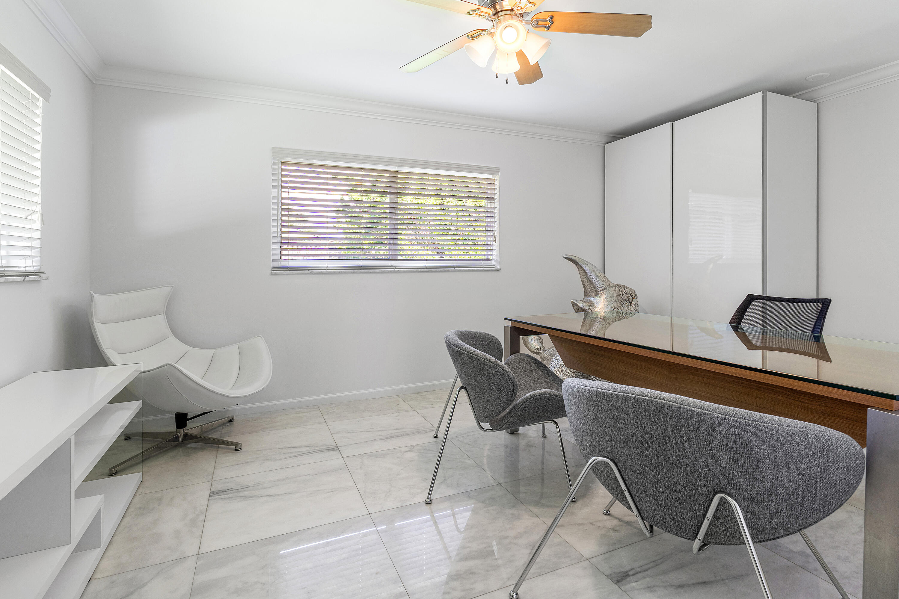 960 Southwest 18th Street Boca Raton, FL 33486 - Photo 31 of 40 a living room with furniture