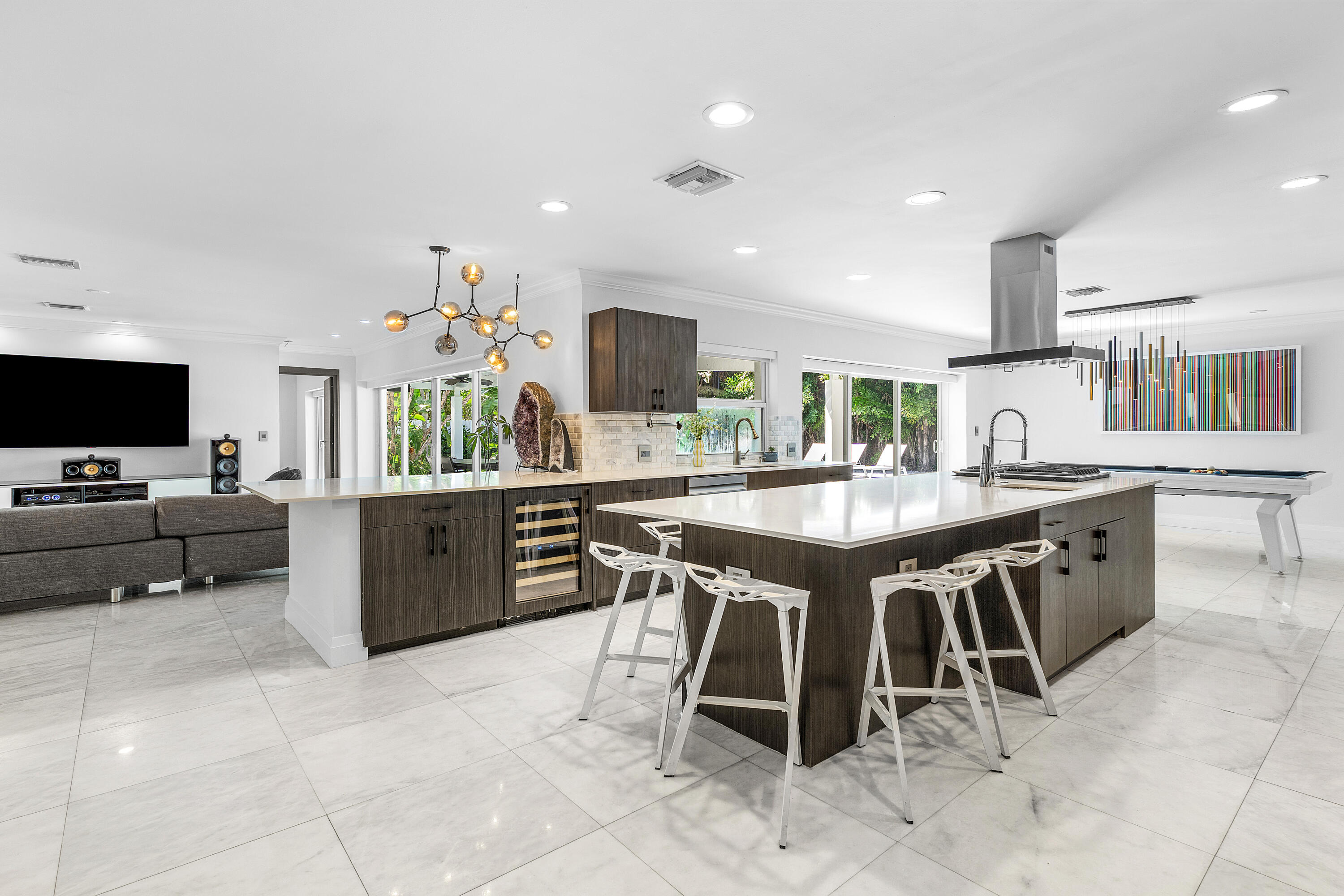 960 Southwest 18th Street Boca Raton, FL 33486 - Photo 8 of 40 a kitchen with a table and chairs in it
