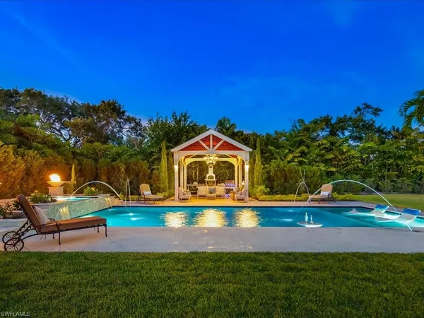 $3,995,000 | 624 Ridge Drive, Naples, FL 34108